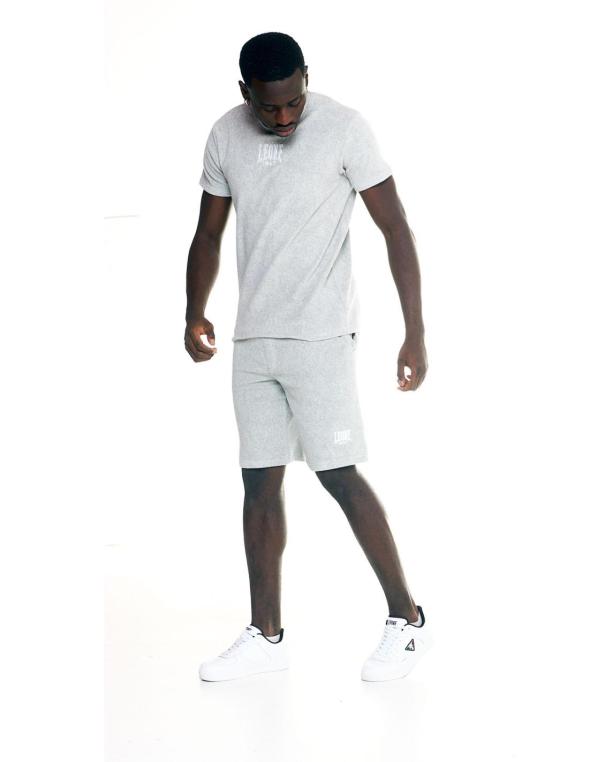 Man bermuda sponge Beach 2