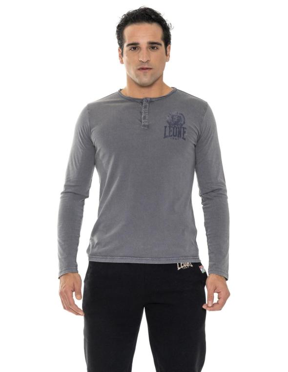 Man t-shirt long sleeves...