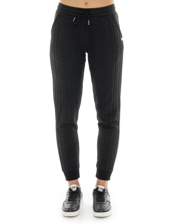 Woman bonded sweatpants...