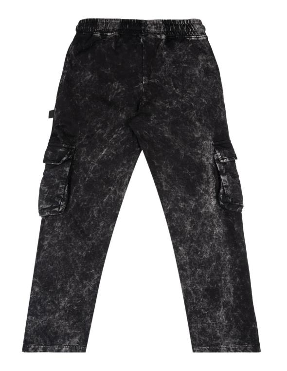 Girl cargo sweatpants Gen Z 2