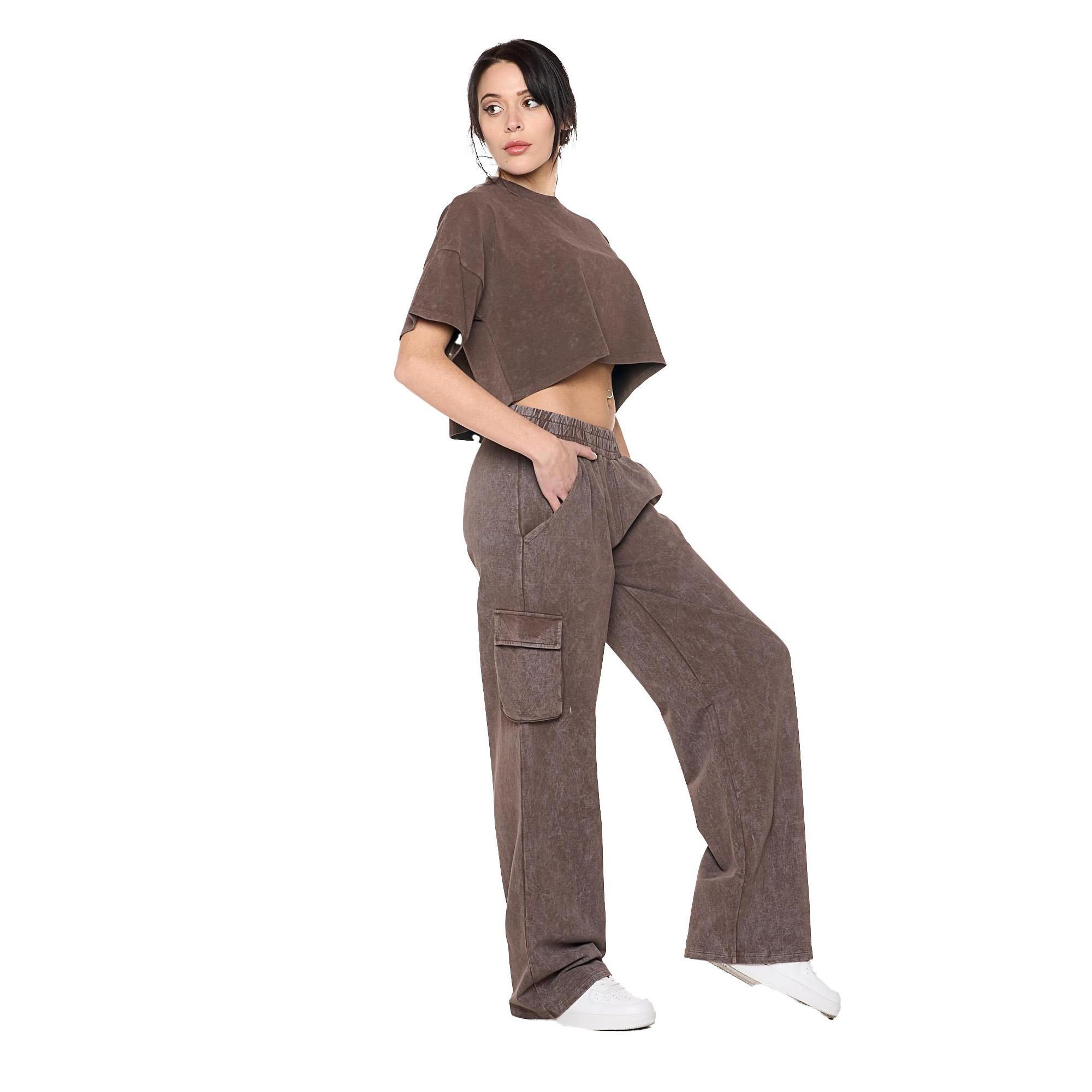 Woman cargo sweatpants Gen Z