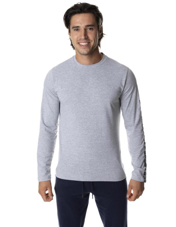 Man t-shirt long sleeves...
